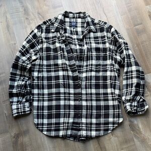 GAP Oversized Plaid Button-Up Shirt - Size Small